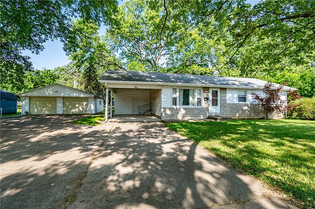 3861 N Macarthur Rd photo 1