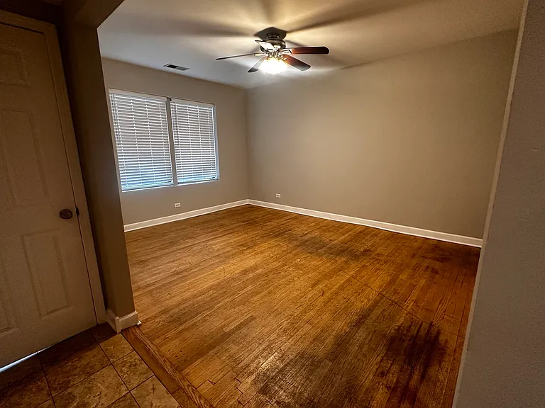 414 W Walnut St #310 — Photo 8