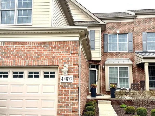 44872 Broadmoor Cir S, Northville, MI 48168