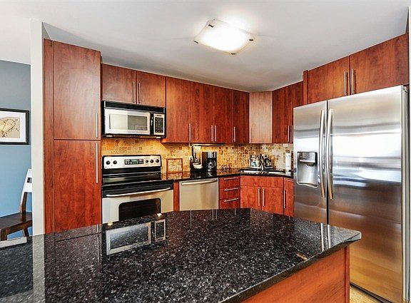 4th image of 1660 N La Salle St #3908