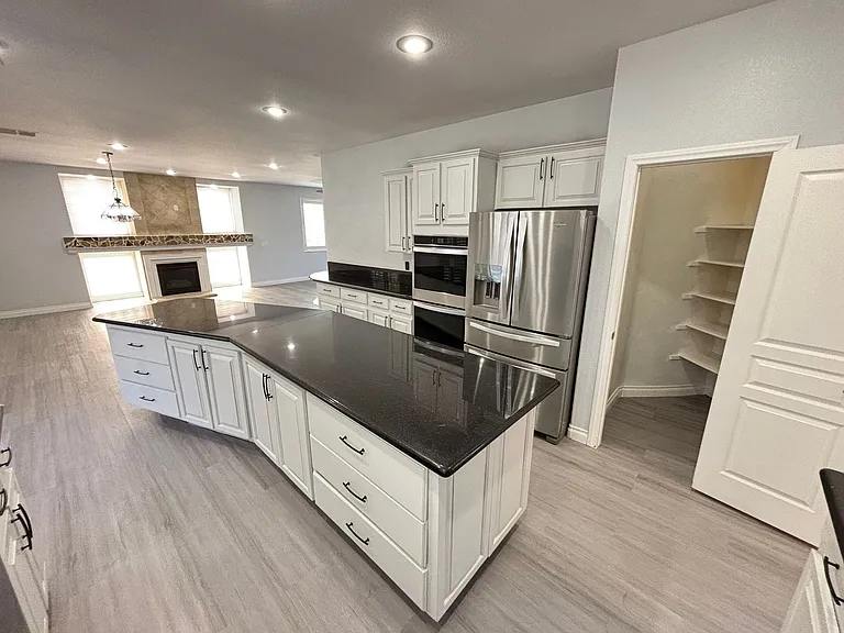 8207 Vista Colorado St — Photo 18