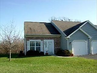 5th image of 2540 Applewood Ln
