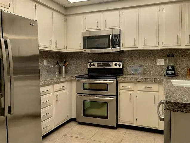 20 Caribbean Ct #20 — Photo 3