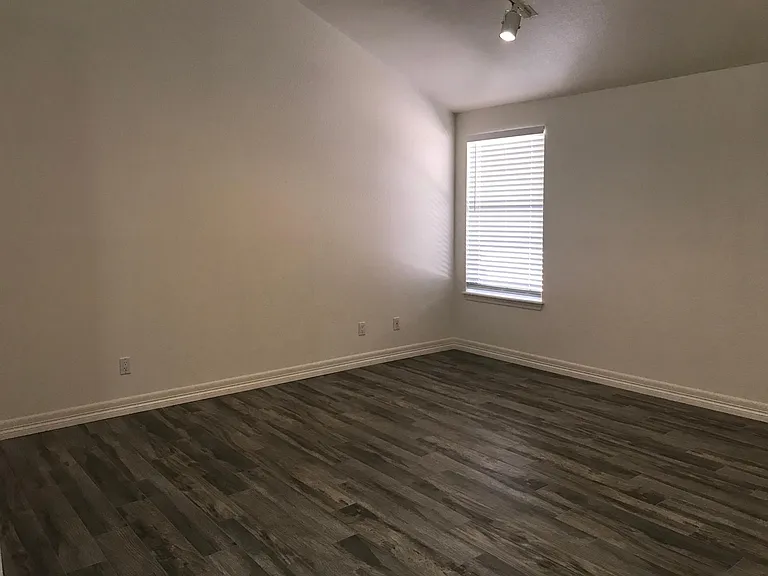 4 Everglade Ct — Photo 16