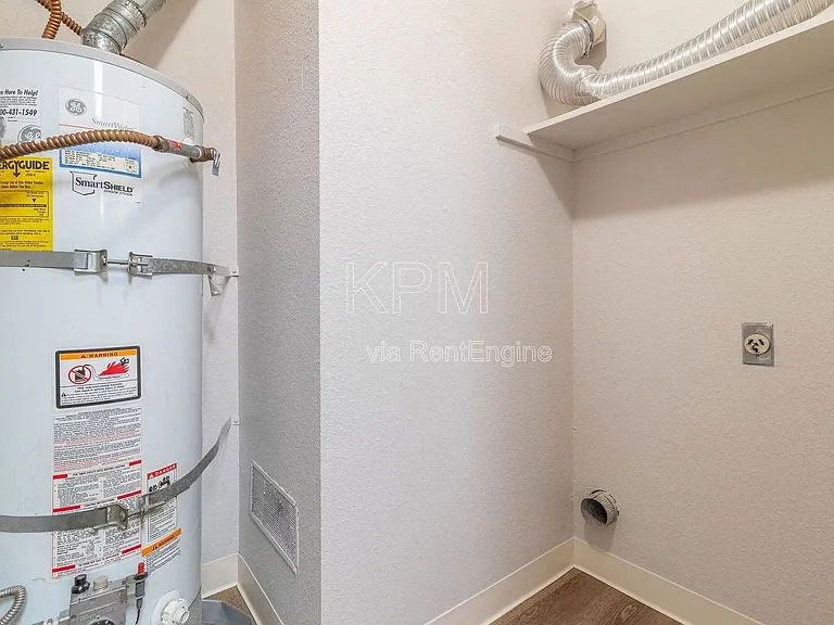 Stamford Court Apartments — Photo 45