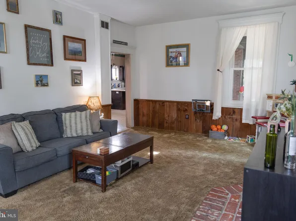 6 E Main St, Mountville, PA 17554
