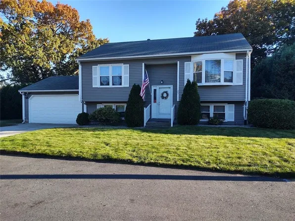 25 Roberta St, North Providence, RI 02904
