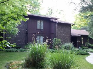 1070 Woodhaven Blvd, Akron, OH 44333