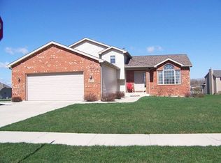 10012 Wisteria Ln, Saint John, IN 46373