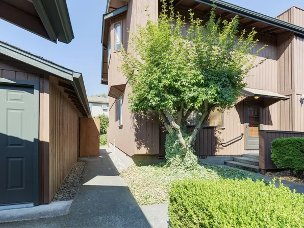 410 NE Anderson St APT C, Grants Pass, OR 97526