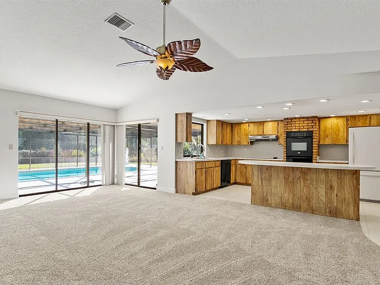10206 Lakeview Dr — Photo 6