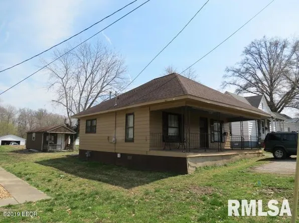 210 N East St, Du Quoin, IL 62832