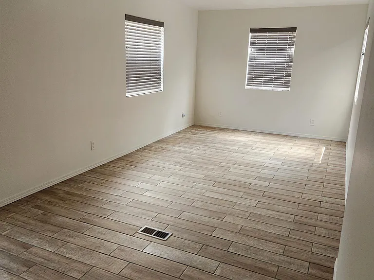 1603A Agua Fria St — Photo 4