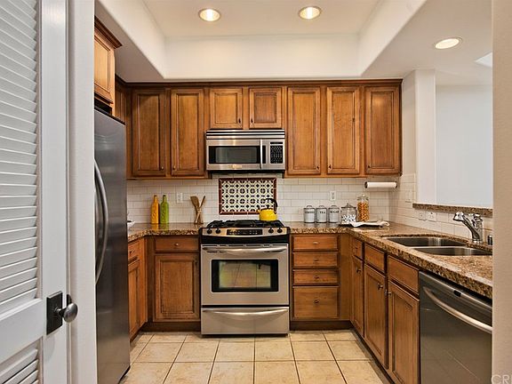 5th image of 5753 White Oak Ave Unit 14