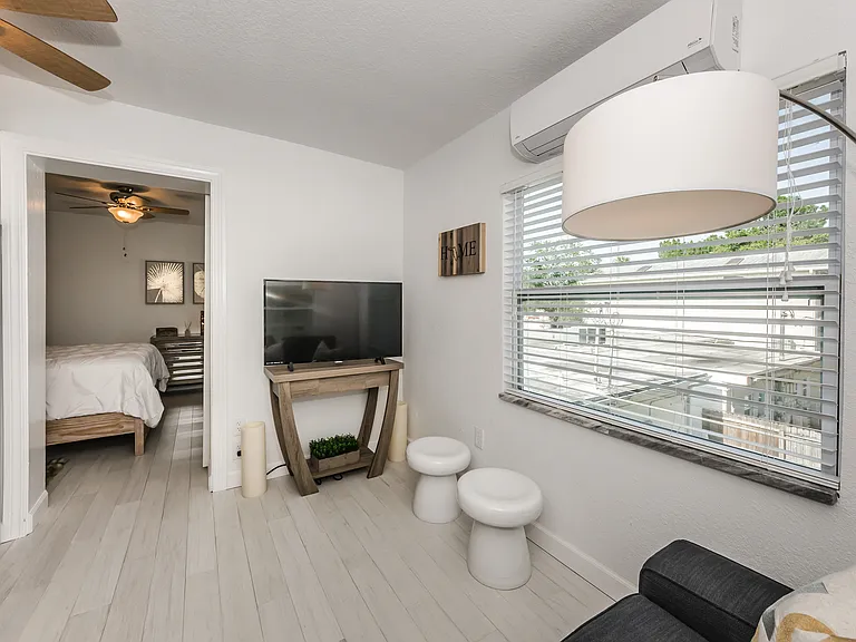 324 Main St #C — Photo 14