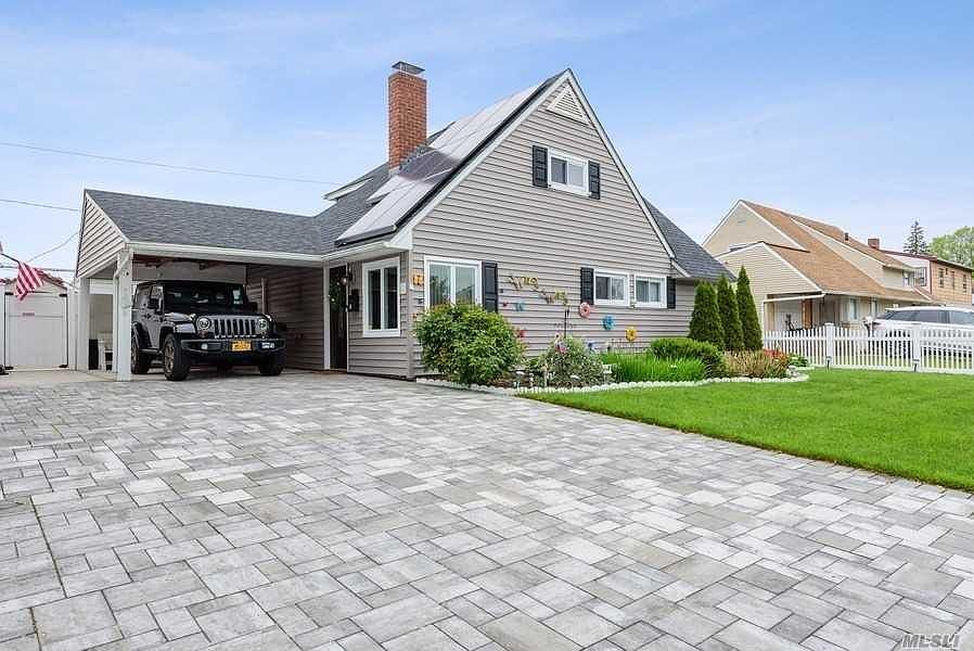 1st image of 7 Skylark Ln