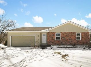 991 S State Route J, Peculiar, MO 64078