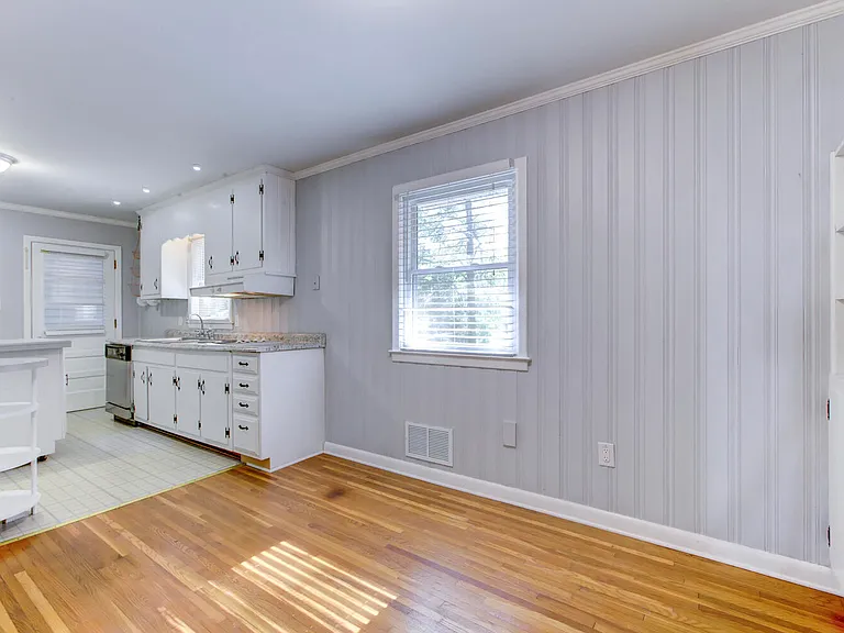 1213 Park Ave — Photo 9