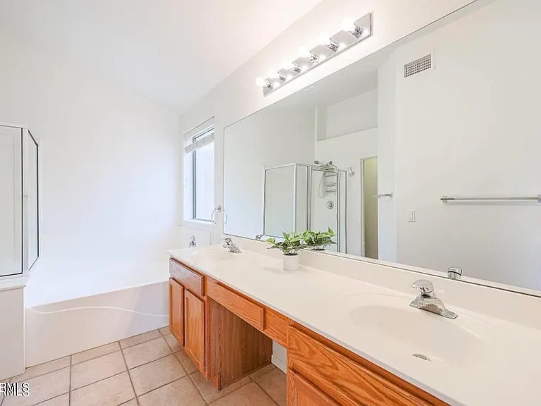 4099 E Rustler Way — Photo 7