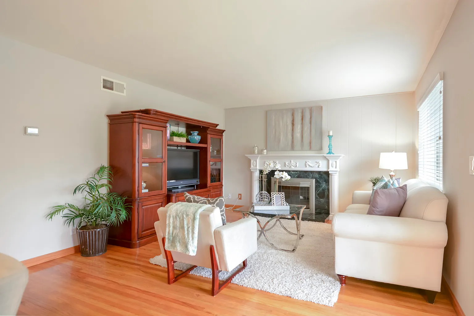 1134 Derbyshire Dr photo 1