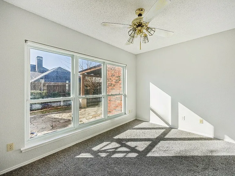 709 Bridget Way — Photo 17