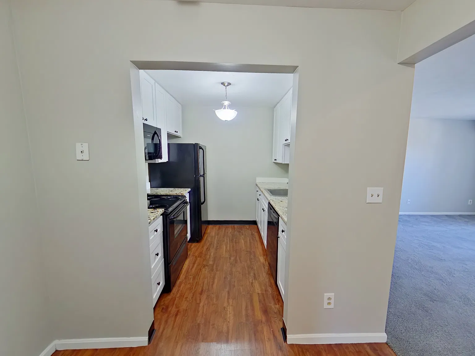 2 bed, $1,400 — Photo 4