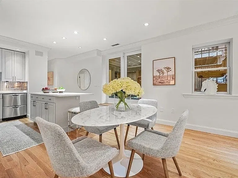 2 bed, 2.0 bath, 1200 sqft, $6,950 — Photo 3