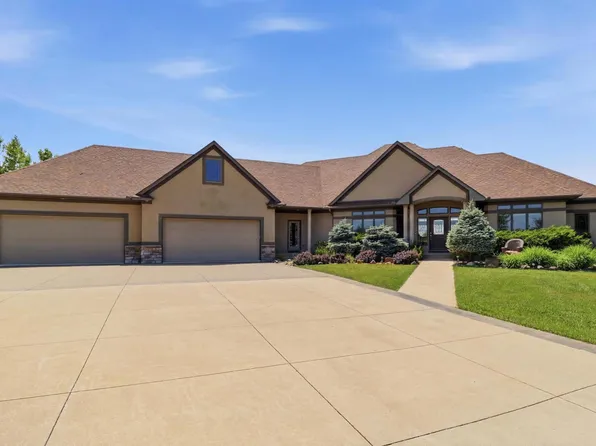 22720 Sweeney Ln, Lakeville, MN 55044