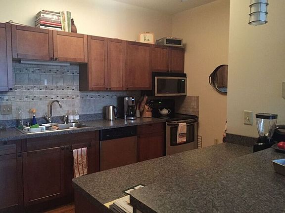 Large kitchen, great storage