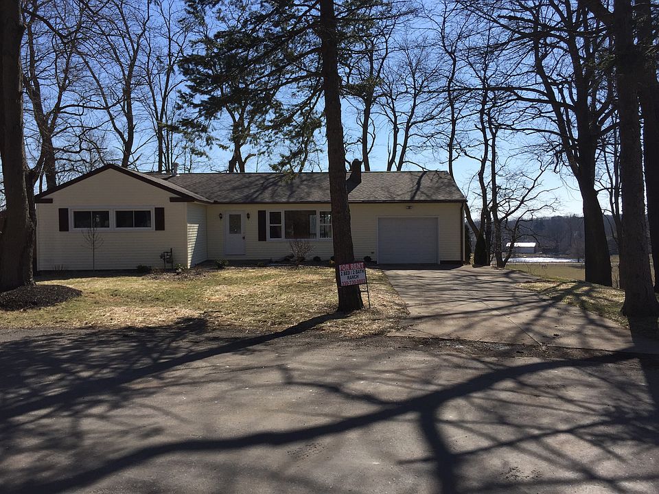 1st image of 628 Senn Dr