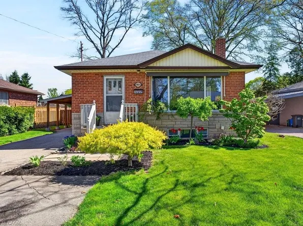 669 Drury Ln, Burlington, ON L7R 2X8