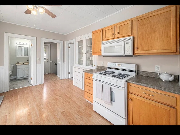 1337 Davis Ave NW #2 — Photo 10