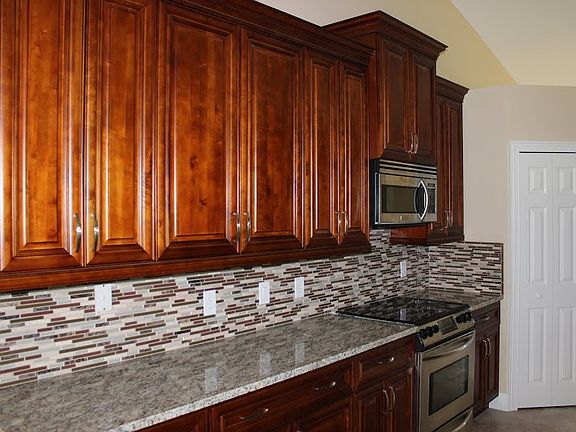 4th image of 234 Pine Grove Dr