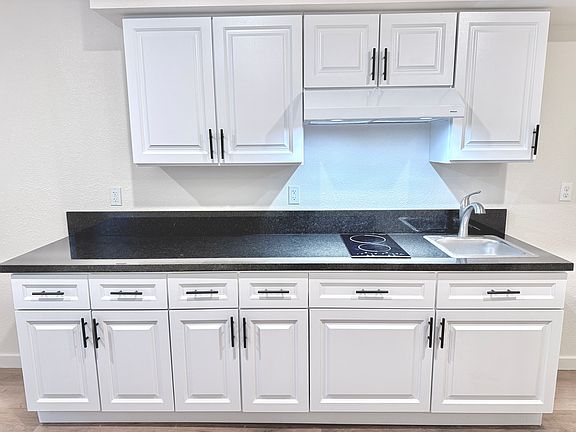 3rd image of 11959 Runnymede St #24