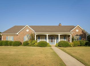 101 Heathrow Ct, Florence, AL 35633