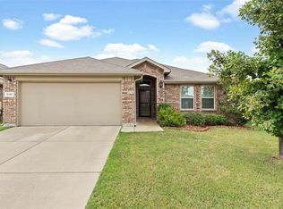 9136 Holliday Ln, Aubrey, TX 76227