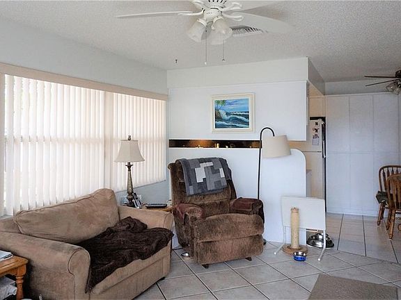 3rd image of 4377 Tahitian Gardens Cir APT K