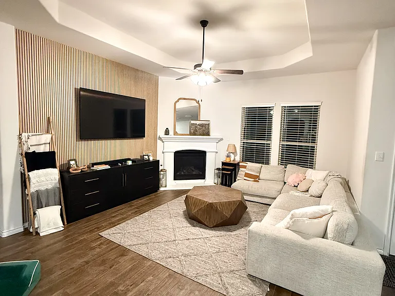 4079 Ellinger Dr — Photo 10