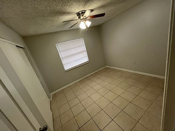 4th image of 1717 Birchwood Cir Unit 1