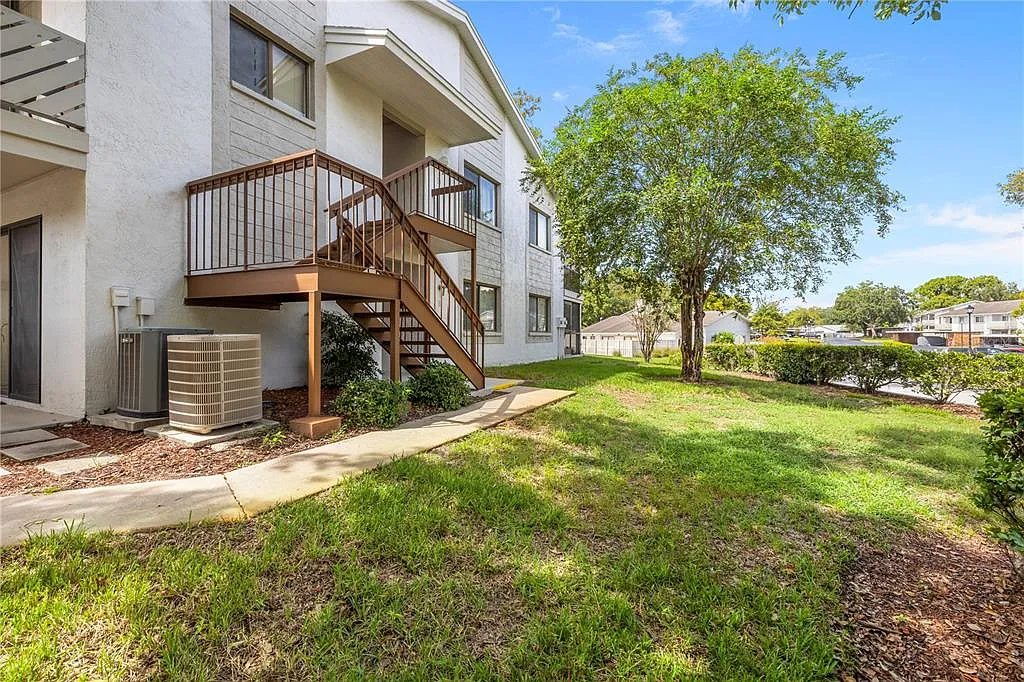 2 bed, 2.0 bath, 1144 sqft, $1,700 — Photo 1