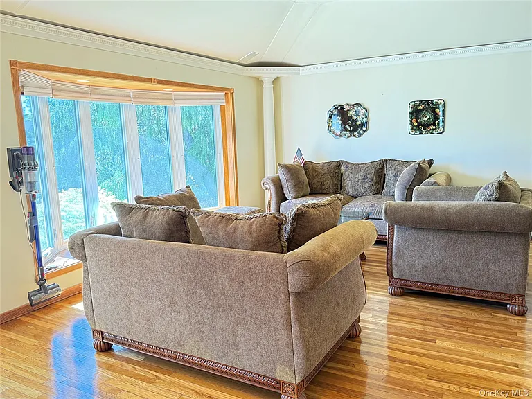 14 Millpond St — Photo 4