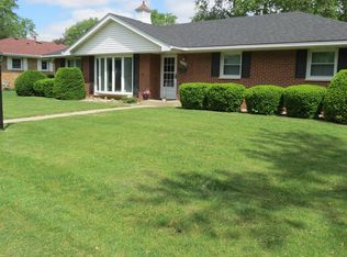206 Vermont St, Momence, IL 60954