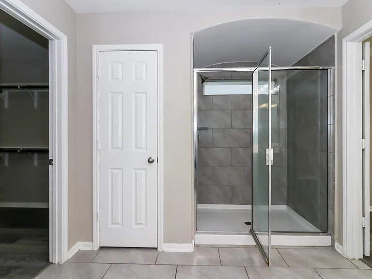 1902 Walnut Green Cir — Photo 11