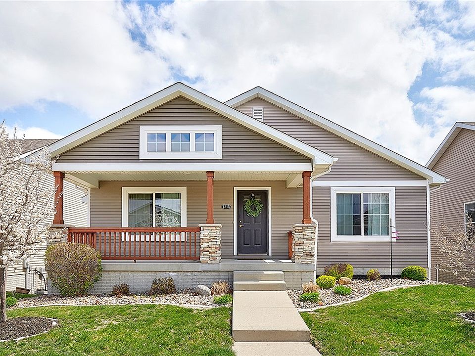1st image of 1315 SE Waddell Way