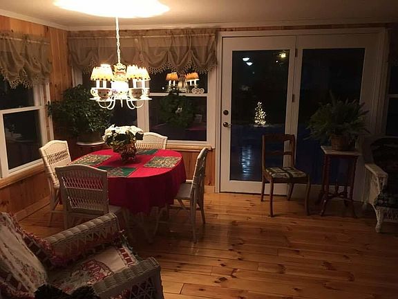 3rd image of 1097 Mackinac Ave