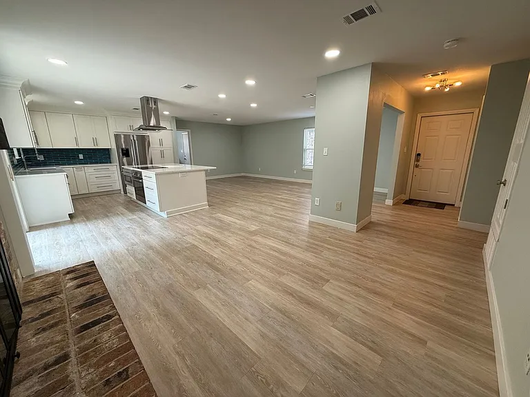 420 Dolphin St — Photo 12