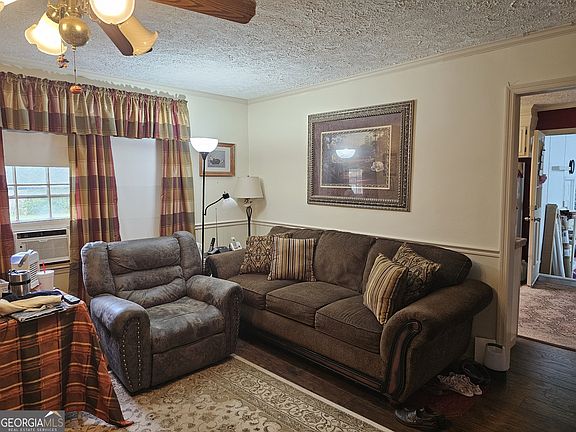 5th image of 613 Old Macon Rd