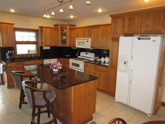 4th image of 2984 Township Road 179