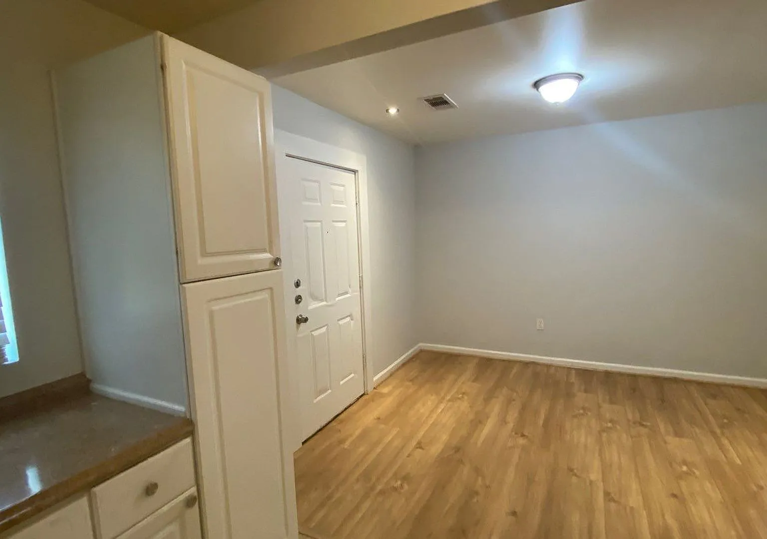 1918 Oleander Drive - Section 8 Welcome!! Ask About Our No Cash Security Deposit Option — Photo 4