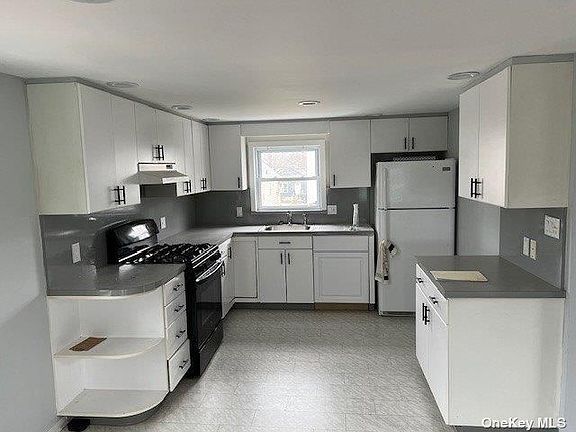 2nd image of 296 Doherty Ave Floor 2